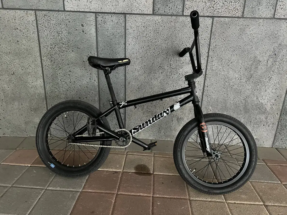 썬데이 무광블랙 bmx 판매합니다